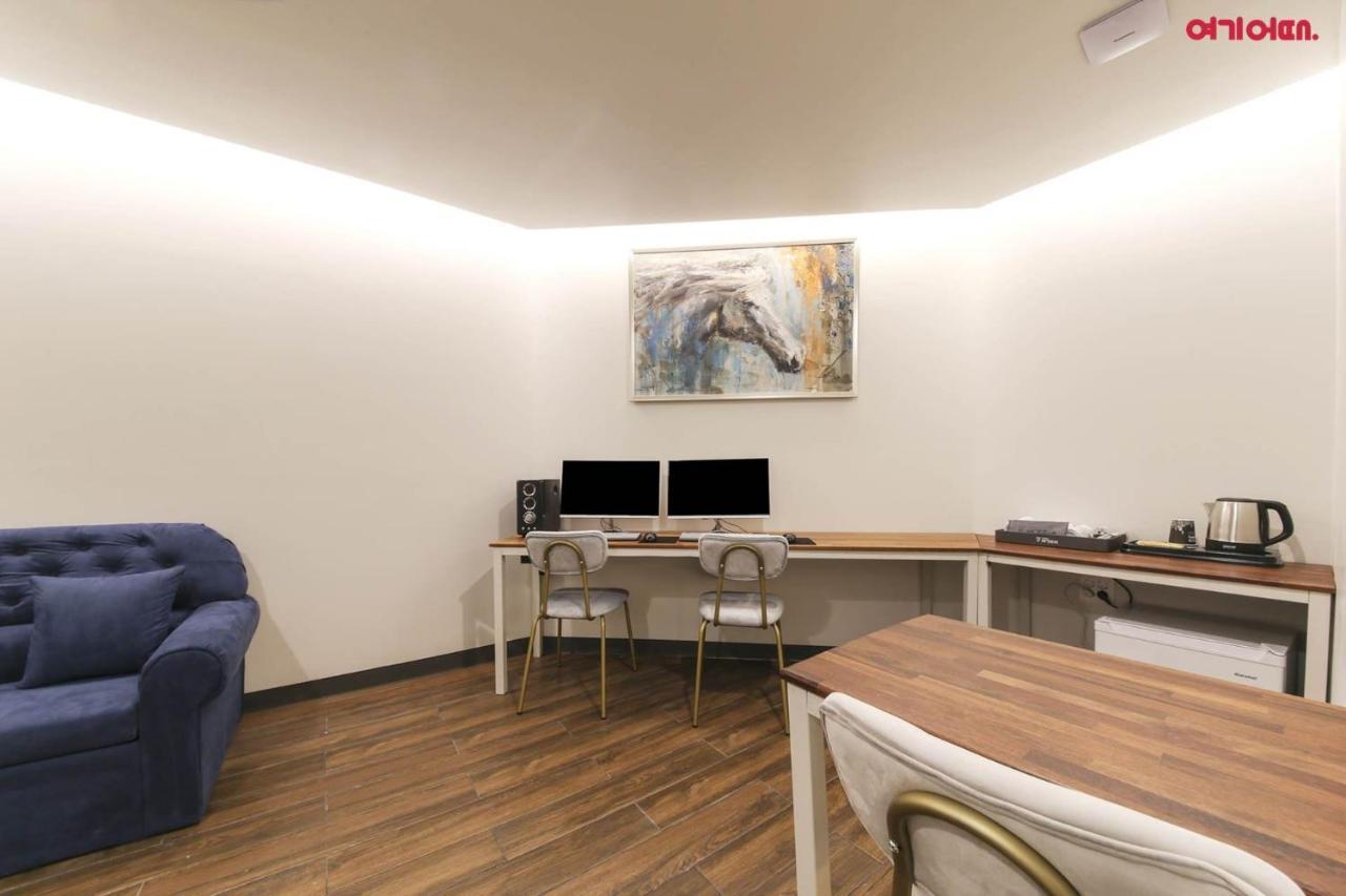 Hotel Yeogijoa Gwangju Metropolitan City Exteriör bild